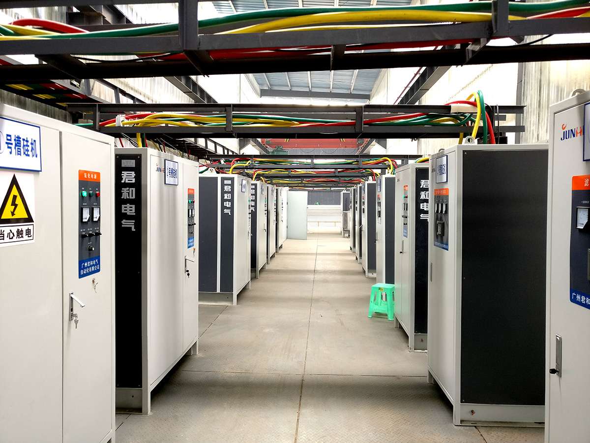 鑫佳盛鋁業(yè)氧化車(chē)間