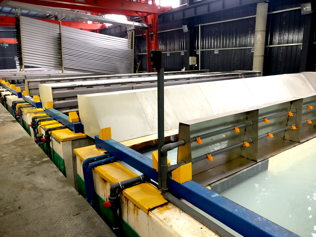 鑫佳盛鋁業(yè)氧化車(chē)間