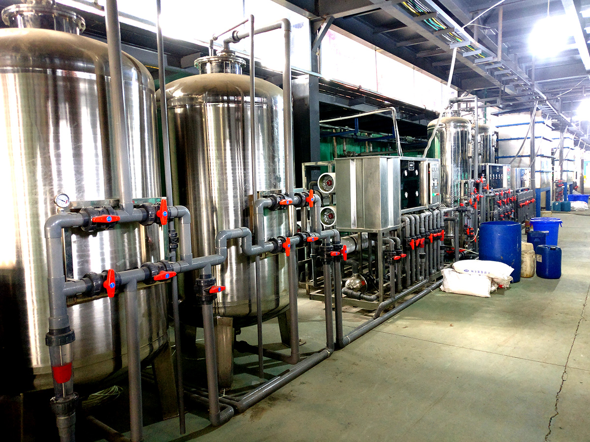 鑫佳盛鋁業(yè)氧化車(chē)間